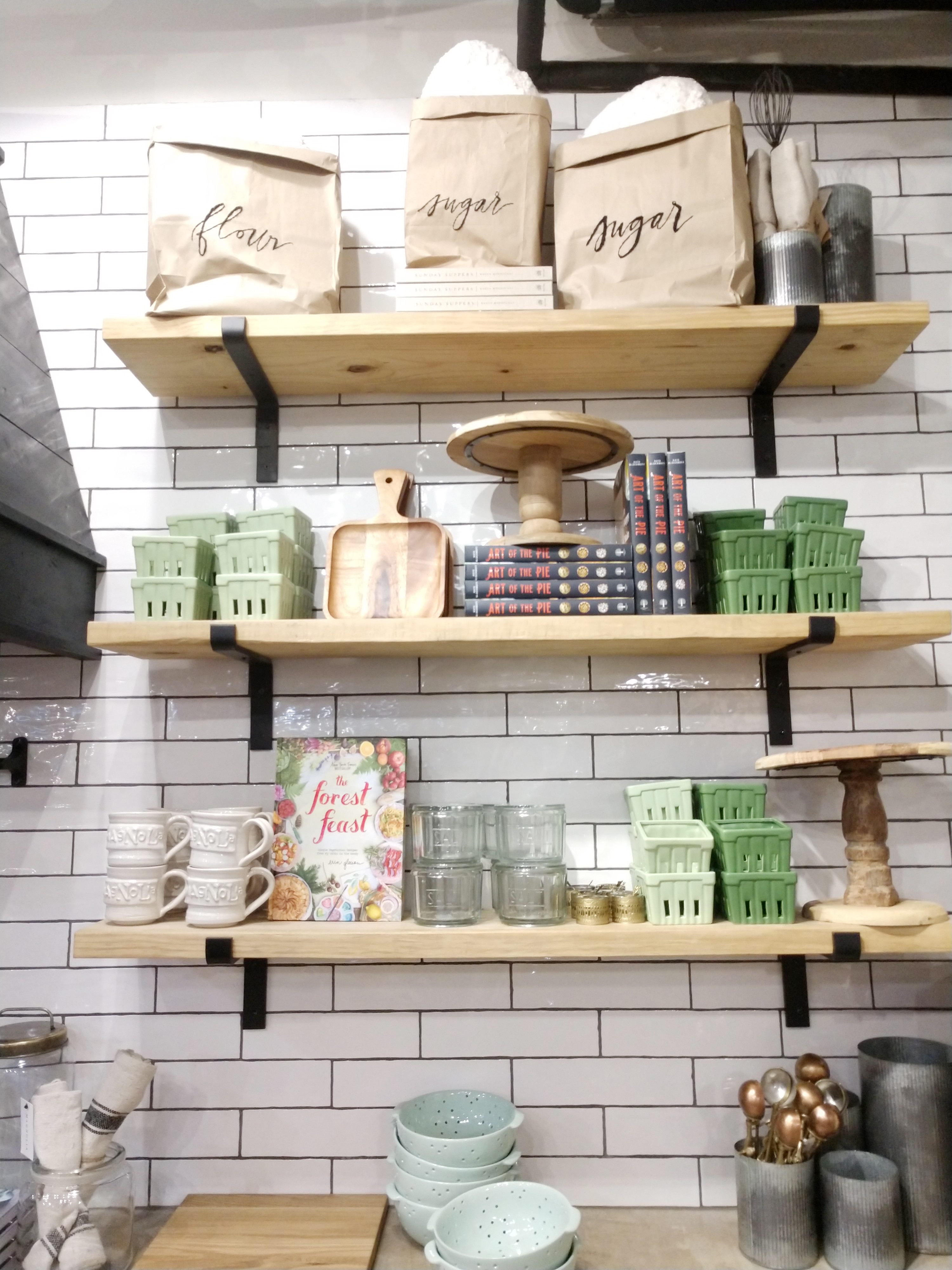 Magnolia Market Travel Guide - Dwell 605 - Midwest In Style