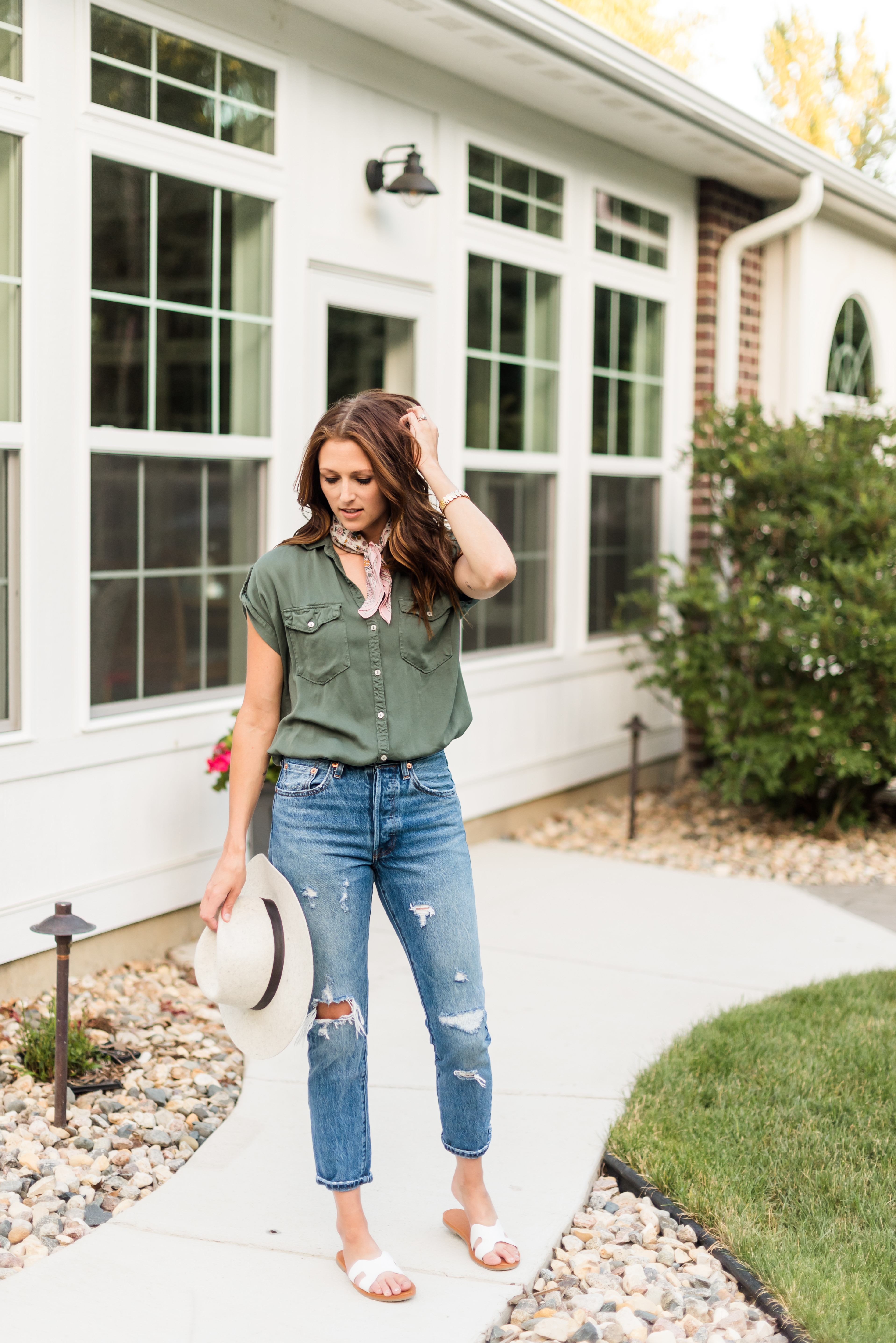 Styling Levi's 501 Skinny Jeans for Summer | Midwest In Style